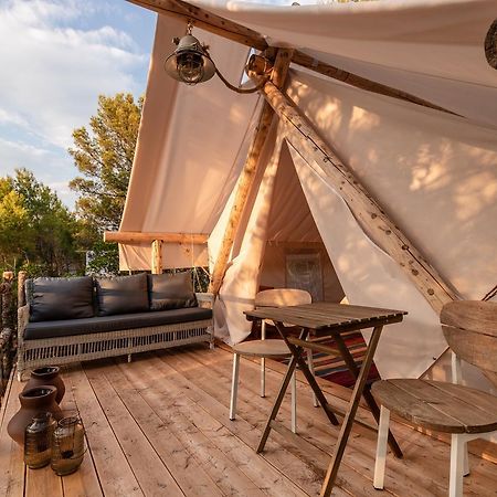 Plage Cachee - Glamping Vrboska Zewnętrze zdjęcie